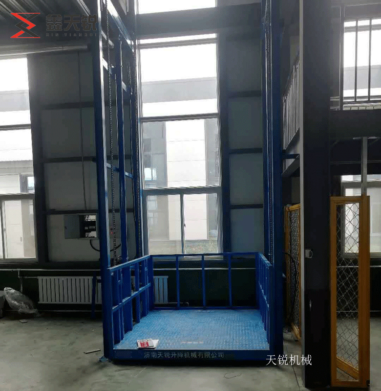 怒江导轨式升降机验收合格